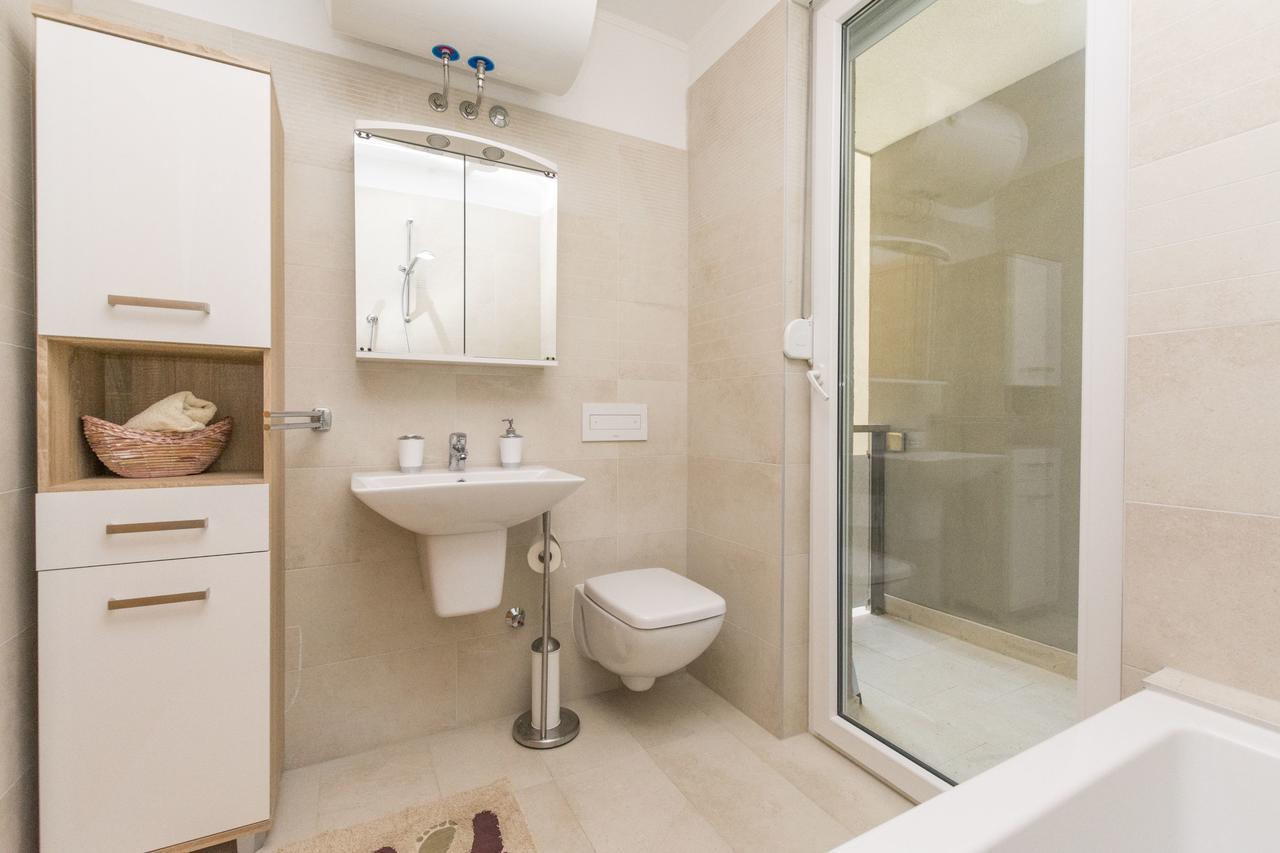 Apartment Ivanka Omis Exterior photo